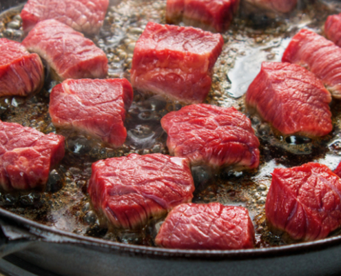 ¿Por qué la carne genera espuma cuando la cocinamos?