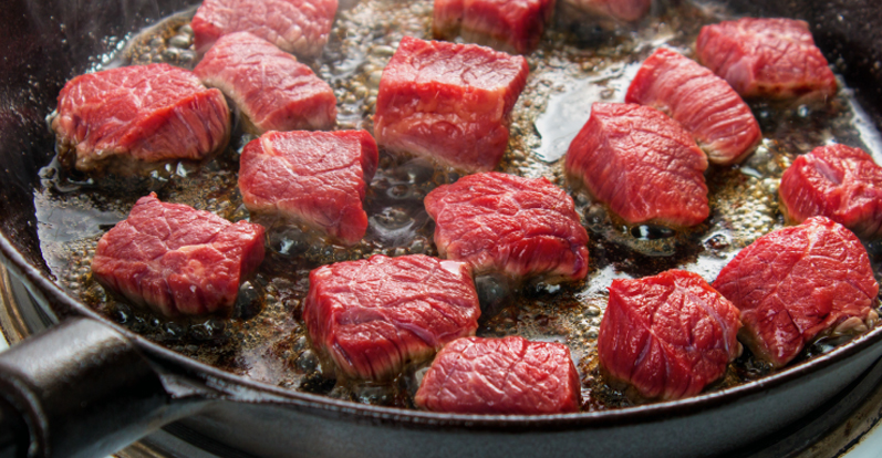 ¿Por qué la carne genera espuma cuando la cocinamos?
