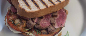 Sandwich Artesanal de Trip Tip con Queso de Cabra