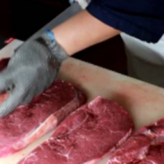 Cómo Cortar Carne Perfectamente con Cuchillo – Consejos de Expertos