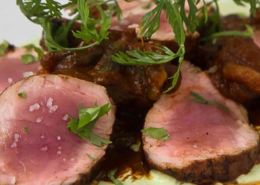 Lomito de Res con Salsa de Requesón y Cilantro