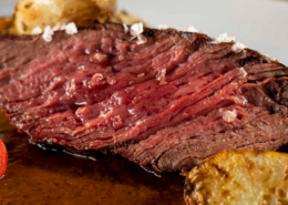 Flap meat al horno con salsa de chile ancho