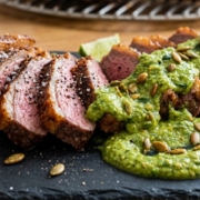 Picaña Canadiense a la Parrilla con Salsa de Aguacate y Pepita
